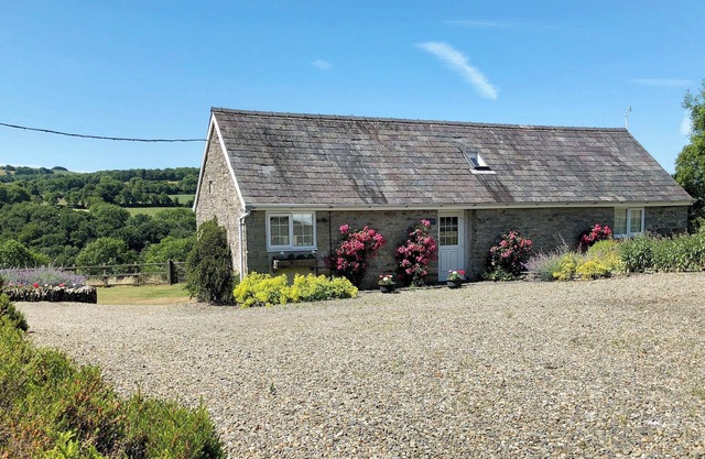 2 bedroom accommodation in Penrherber, Newcastle Emlyn