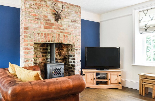 2 bedroom accommodation in Fylingthorpe