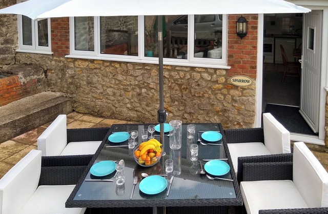 2 bedroom accommodation in Shipton Gorge