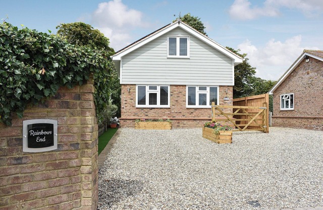 2 bedroom accommodation in St. Lawrence, near Burnham-on-Crouch