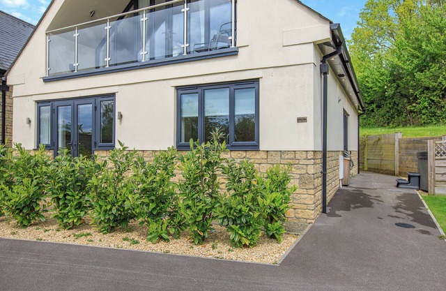 2 bedroom accommodation in Glastonbury