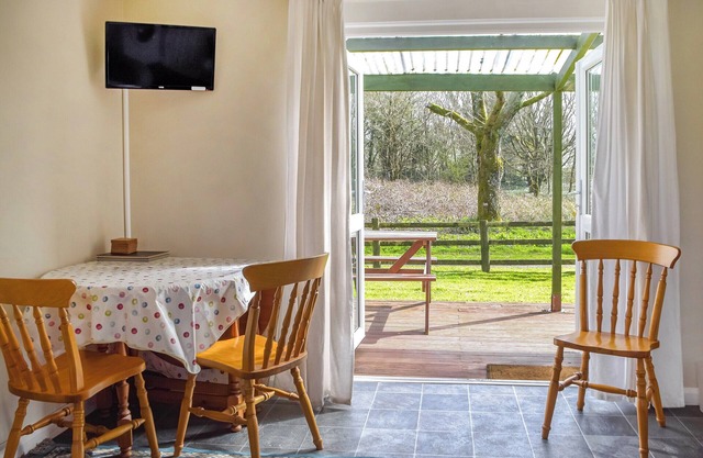 2 bedroom accommodation in Llansteffan