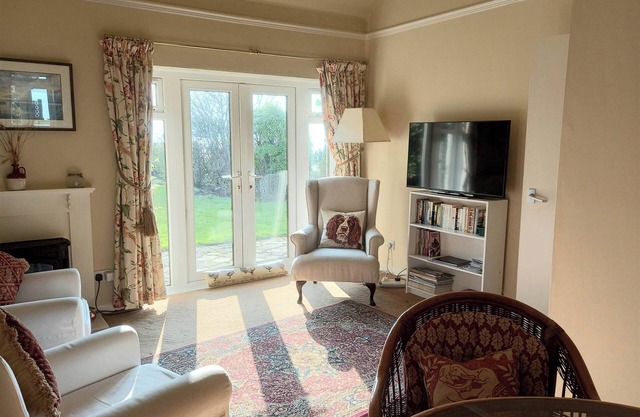 2 bedroom accommodation in Helensburgh