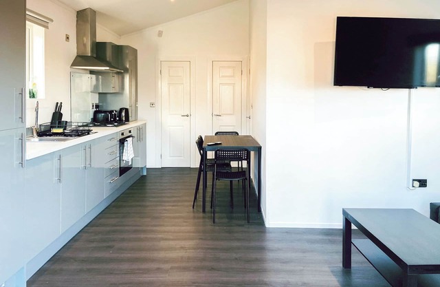 2 bedroom accommodation in Kilwinning