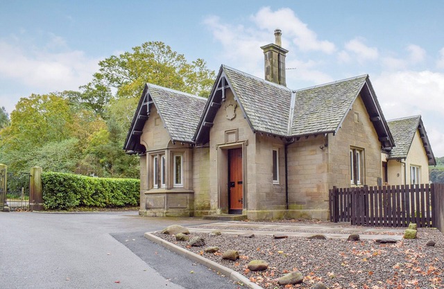 2 bedroom accommodation in Linlithgow
