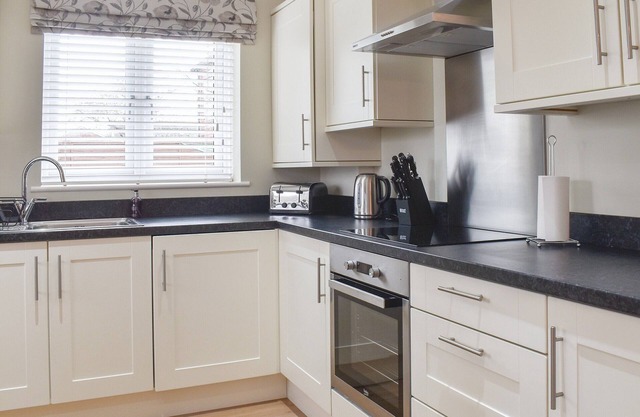 2 bedroom accommodation in Portsmouth