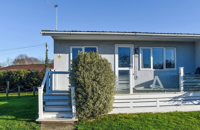 2 bedroom accommodation in Lowestoft