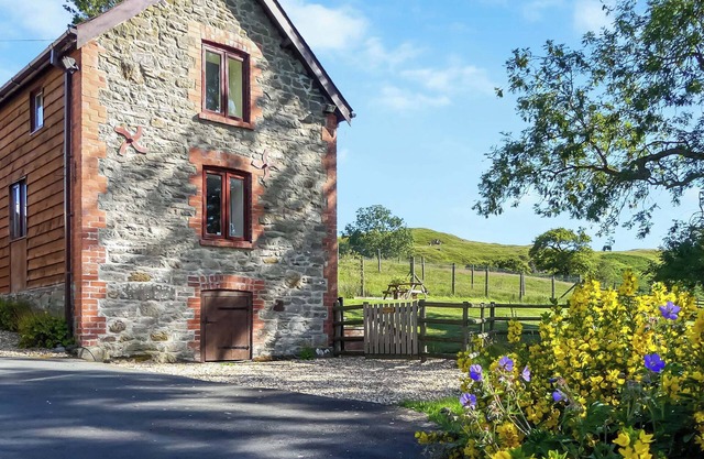 2 bedroom accommodation in Penybont