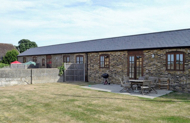2 bedroom accommodation in High Halstow, near Rochester