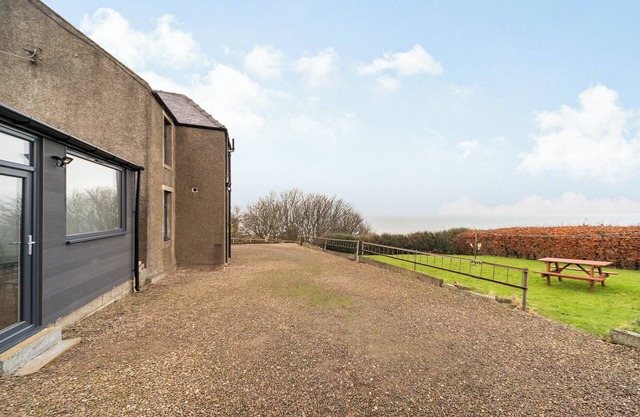 2 bedroom accommodation in Burnmouth, near Berwick