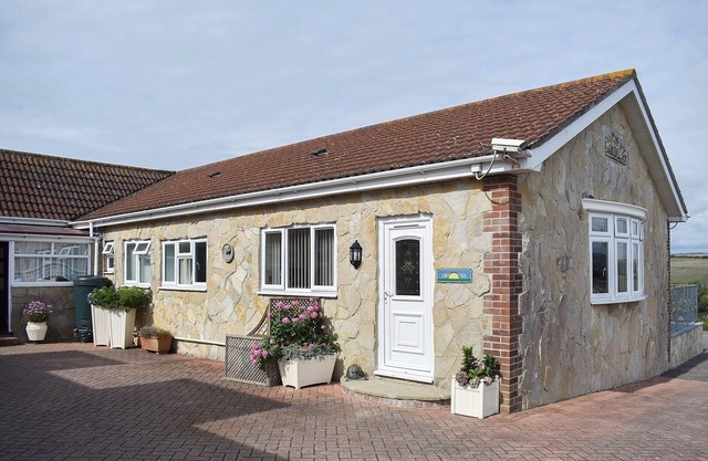 2 bedroom accommodation in Chickerell, near Weymouth