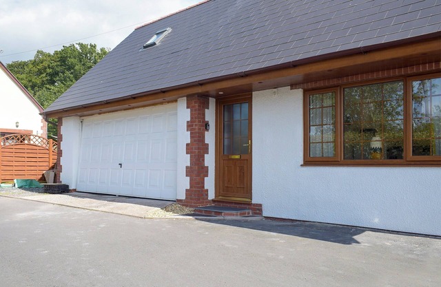 2 bedroom accommodation in Glasbury, near Hay-on-Wye