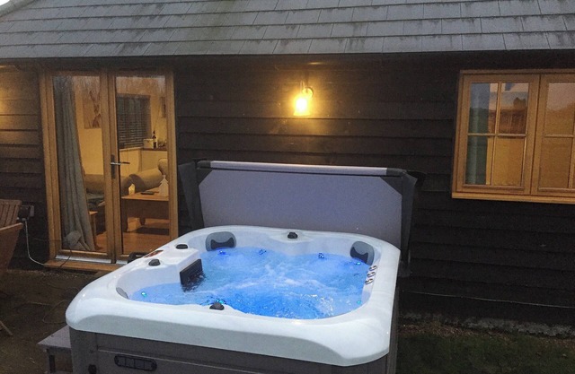 2 bedroom accommodation in Alkham, near Dover