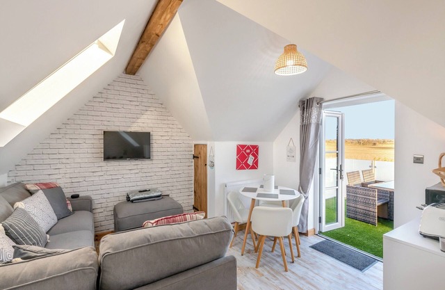 2 bedroom accommodation in Peldon