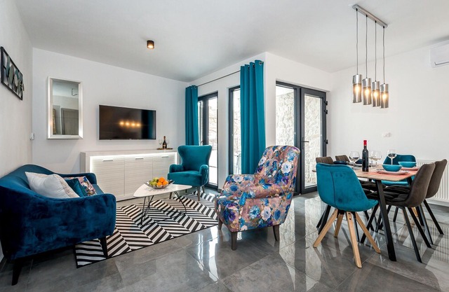 2 bedroom accommodation in Zaton