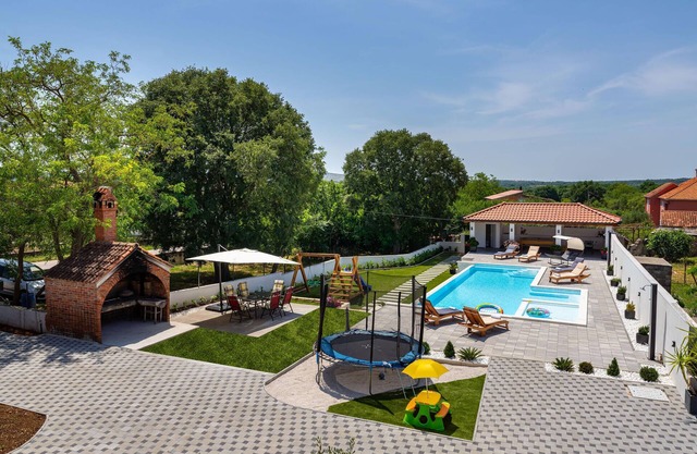 2 bedroom amazing apartment in Galovac