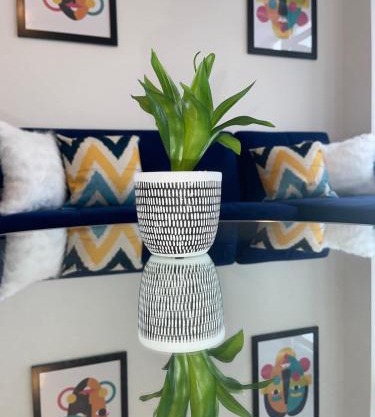 2 Bedroom Apartment - Flitwick - Contractor Friendly - Tourist Ready - Full Kitchen - WiFi - Smart TV - Sofa Bed - FREE Parking - Ideal for Short or Long Stays