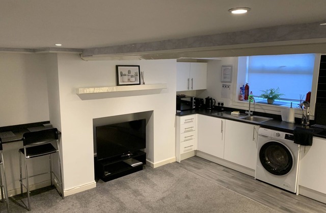2-bedroom basement apartment ideal for contractors