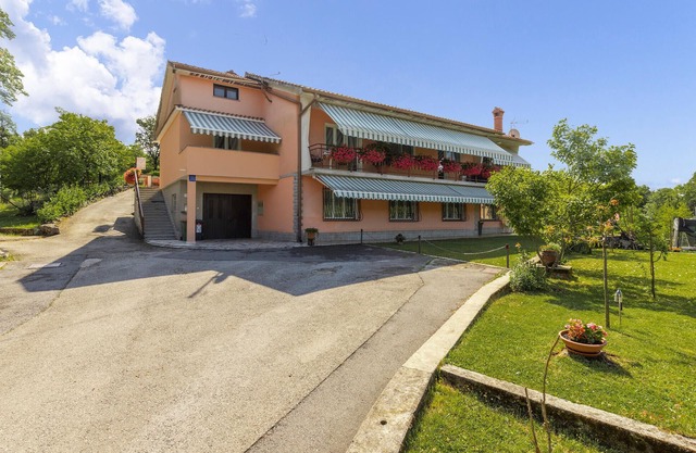 2 bedroom beautiful apartment in Mucici