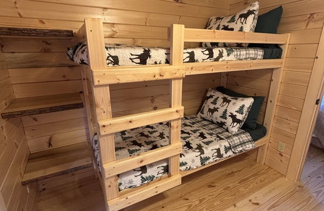 2-bedroom cabin in Warrens with AC. Access to ATV and snowmobile trails.