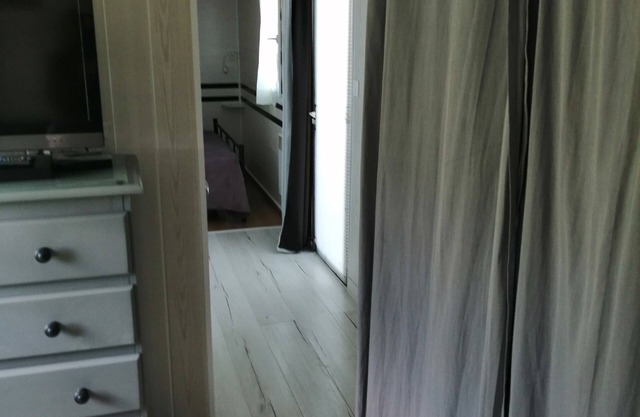 2-BEDROOM CHALET IN SUNNY PROVENCE