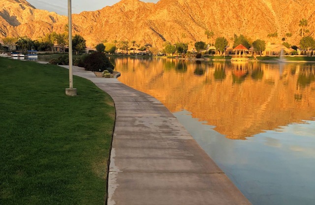 2-bedroom condo in La Quinta in gated community