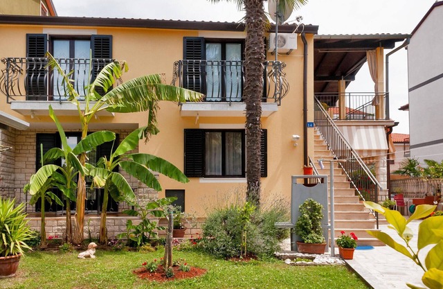 2 bedroom cozy apartment in Umag
