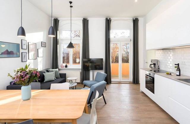 2-Bedroom Apartment (80sqm) with a balcony(4)
