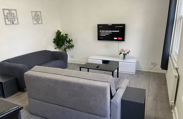 2 Bedroom Flat in London