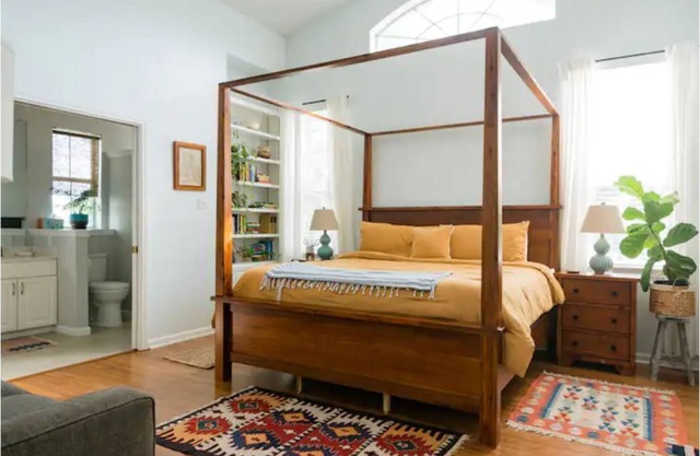 2-bedroom home in the country but just a short drive to downtown Georgetown!