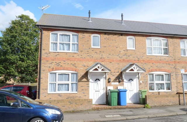 2-bedroom house near town with Superfast Wi-Fi