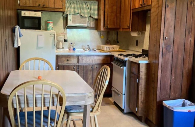 2 Bedroom Lakeside Cabin-Family Fishing Resort-Hayward WI-Chippewa Flowage