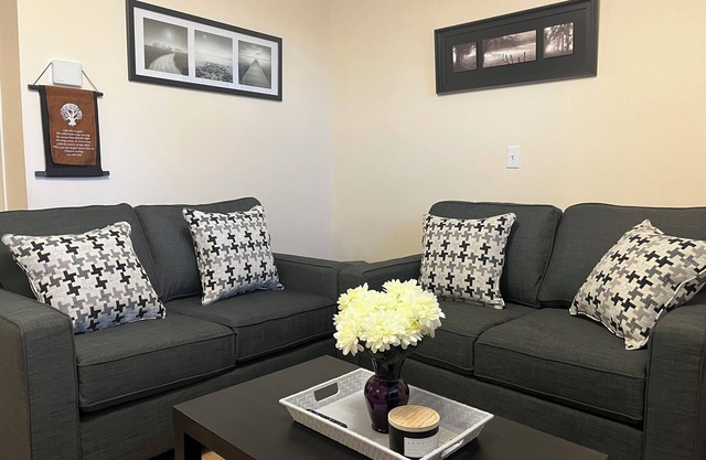 2-bedroom lower level suite close to downtown