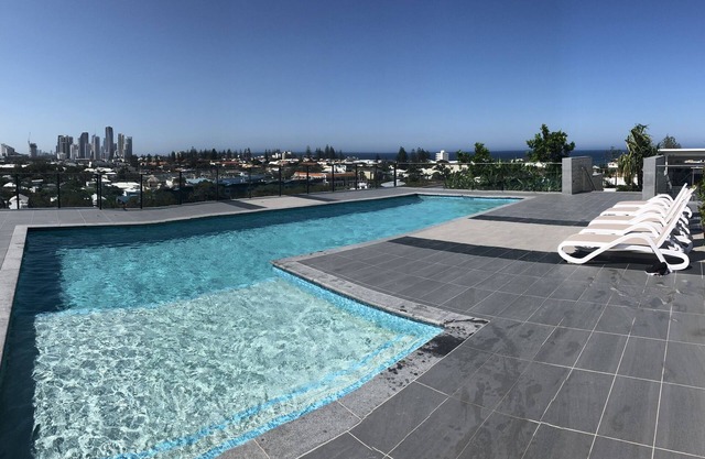 2 Bedroom Luxury Only 400m From The Beach