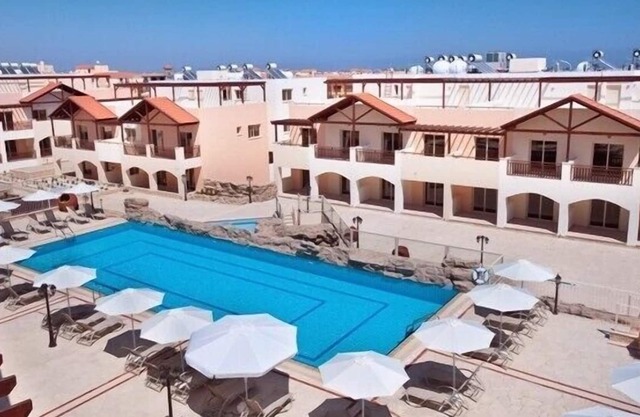 2 Bedroom penthouse apartment with free Internet