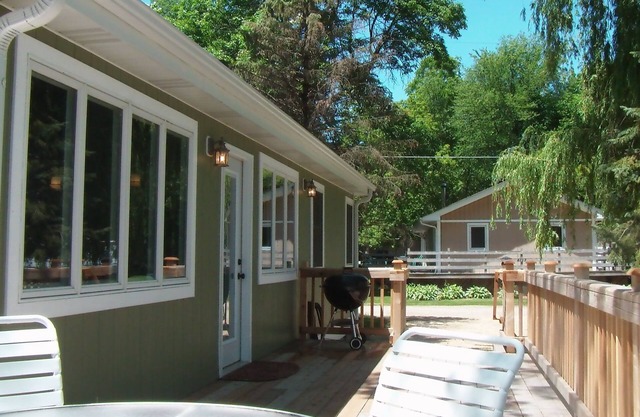 2 Bedroom Sleeps Up To 6 With Boat Slip MAX. 18' power trim only! Dogs Welcome!