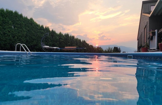 2 Bedroom Suite + Heated Salt Pool/Hot Tub
