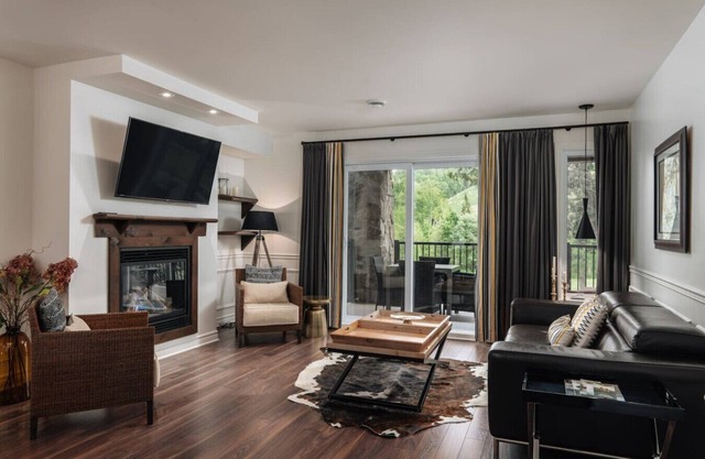 2-bedroom suite with view of Sommets St-Sauveur