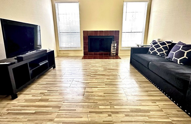 2 bedroom townhouse 77035 area.