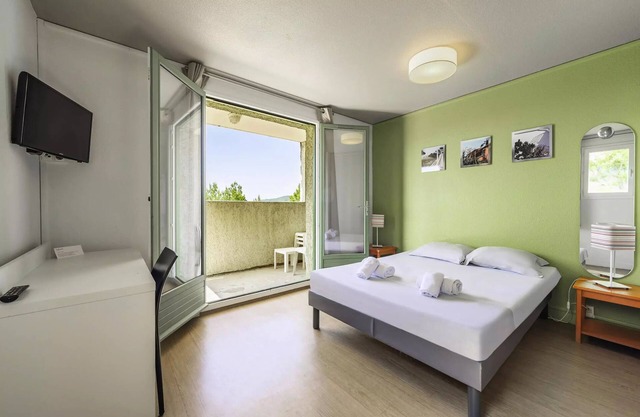 2 Bedrooms + Sleeping Area Classic 2 Adults and 1 Child Terrace