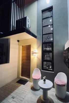 2 Beds Spacious Centrally Located Loft Apartment