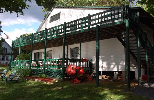 2 BR Waterfront Lodge Suites Overlooking the Docks and Mountains Sunsets!