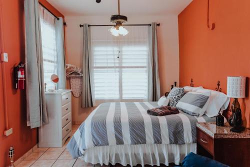 2 Cozy College Student Room with AC, Wi-Fi, Kitchenette