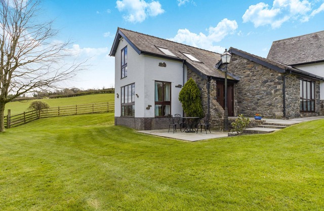 2 Derw Cottages - Two Bedroom House, Sleeps 4
