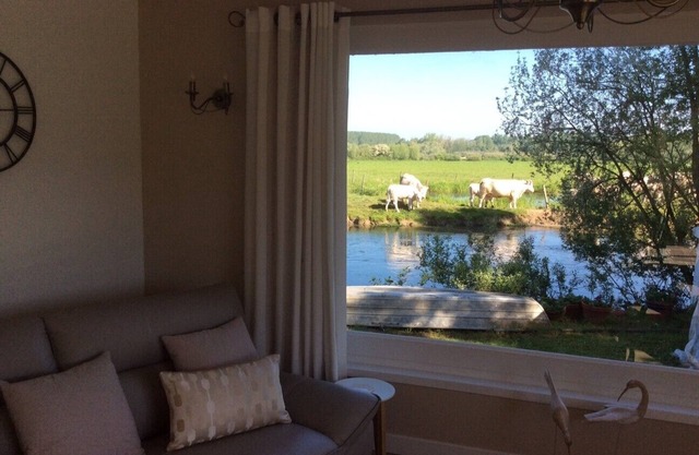 2 ensuite bedrooms, a spacious, well appointed Gîte overlooking the River Authie