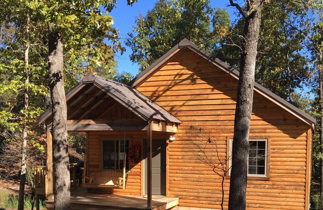 #2 Fall Creek Cabins 1 mile from Lake Norfork and Mountain Home Ar.