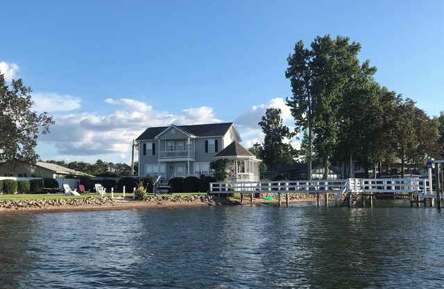 2 Family Lakefront Home on Big Water in Gilbert - Families & Pets Welcome