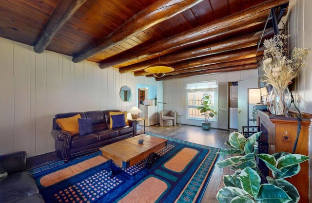 2 King Bds/2bath Near Downtown