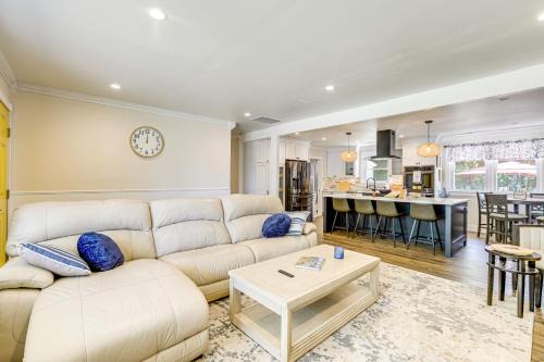 2 Mi to Beach BBQ-Ready Home in North Cape May!