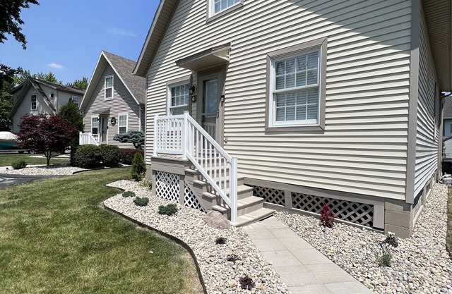 2 minute boat ride to the main lake! Newly remodeled waterfront lake house!